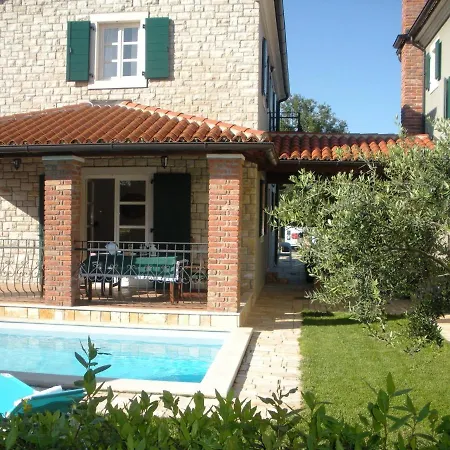 Luxury With A Swimming Pool Buici, - 13543 Vila *