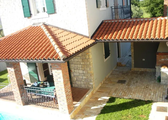 Luxury With A Swimming Pool Buici, - 13543 *